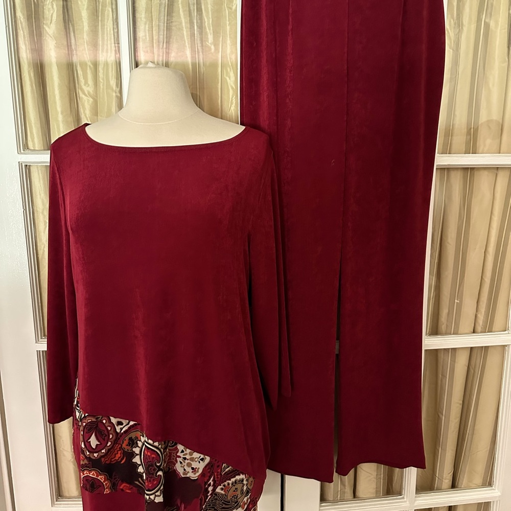 NWT 2 piece Chico’s Traveler’s tunic top, pants Large